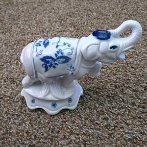 Chinoiserie Blue & White Elephant
